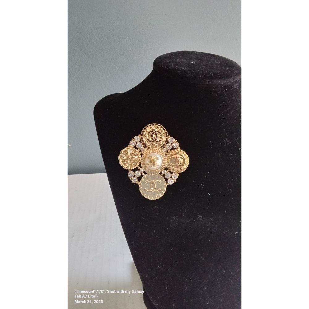 Chanel Brooch Gold CC Logo Faux Pearl Rhinestone Embellished Statement - Picture 3 of 6